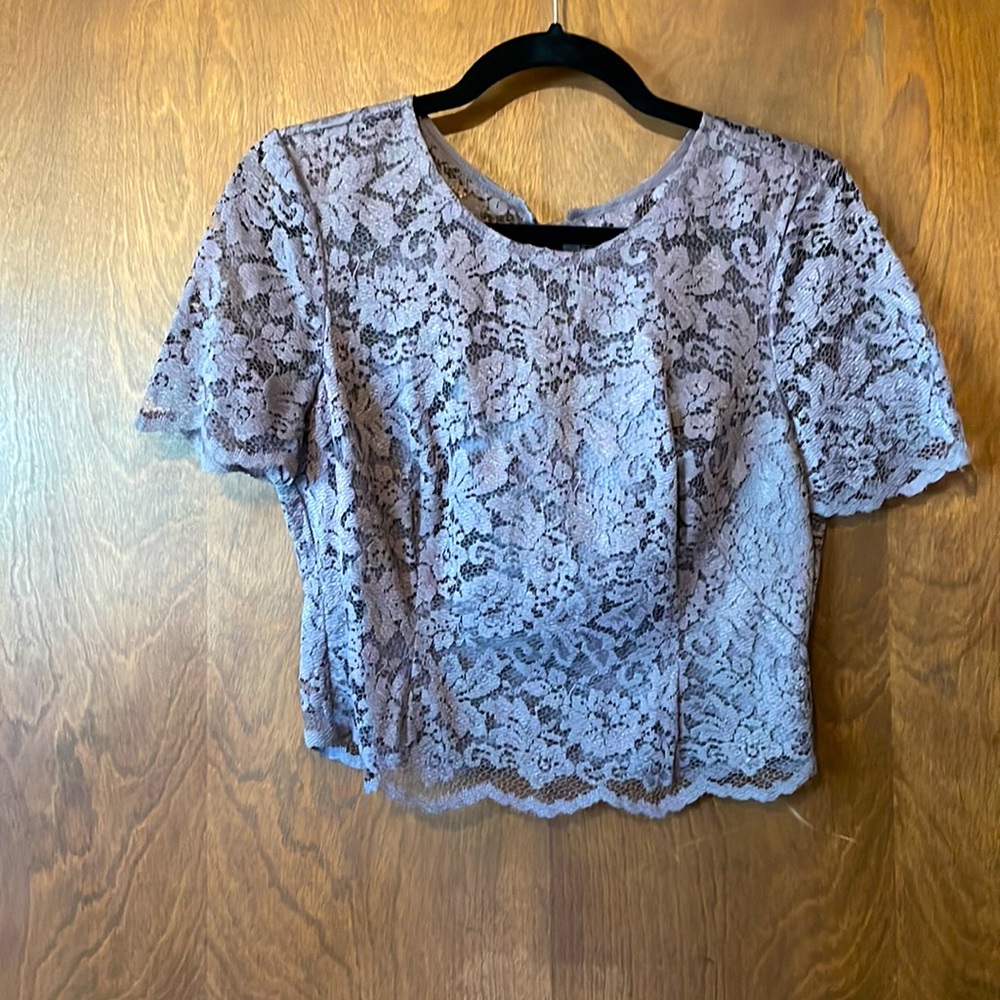 Watters & Watters. Lace Crop Tee. Size 6. Perfect Condition.
